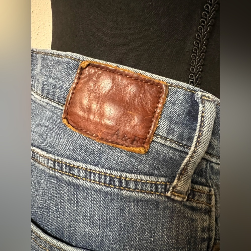 ⭐️Abercrombie & Fitch jeans - Picture 5 of 8
